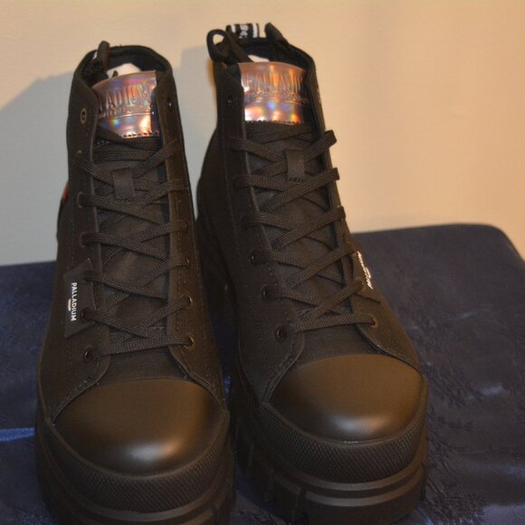 🌟 Palladium Revolt Hi TX Women’s Black Platform Boots – Size 10 – Vegan, NWT 🌟 - Picture 1 of 10